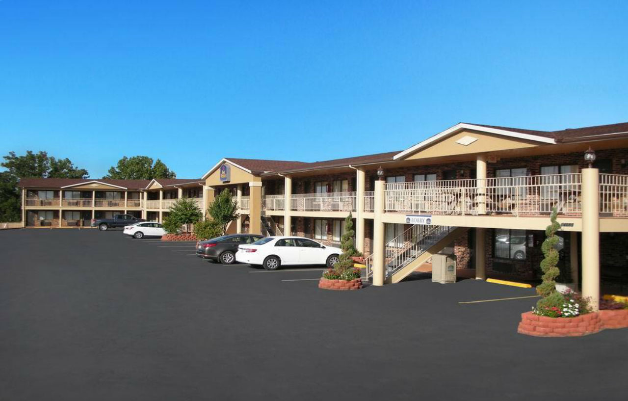 Best Western Montis Inn Saint Robert Bagian luar foto